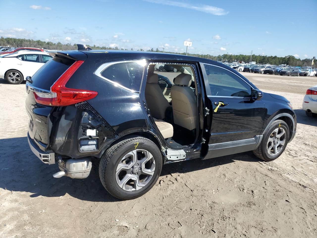 2018 Honda CR-V VIN 7FARW1H81JE026135 Copart auction photo, side / rear end damage thumbnail 3