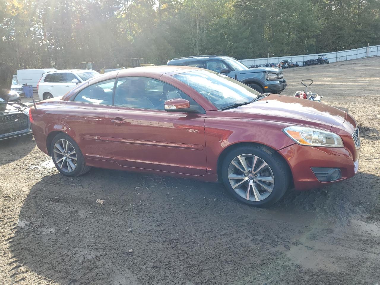 2011 Volvo C70 VIN YV1672MC5BJ110099 Copart auction photo, mechanical / minor dent/scratches damage thumbnail 4