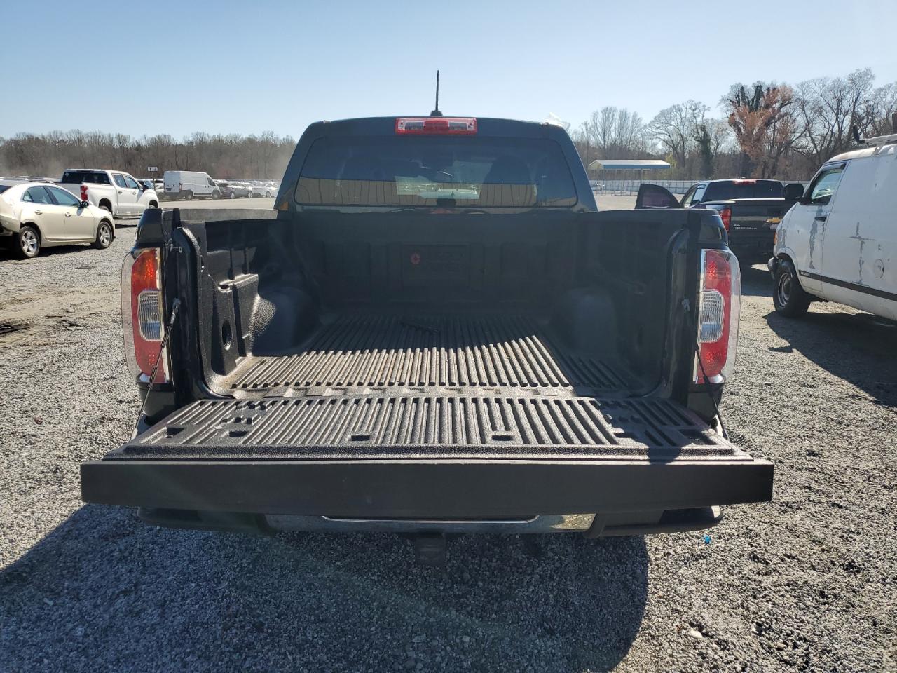 2017 GMC Canyon VIN 1GTG6CEN6H1154611 Copart auction photo, front end / side damage thumbnail 6