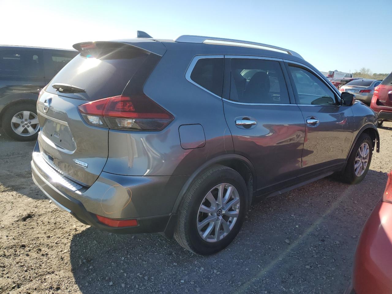 2020 Nissan Rogue VIN JN8AT2MT9LW033824 Copart auction photo, front end / minor dent/scratches damage thumbnail 3