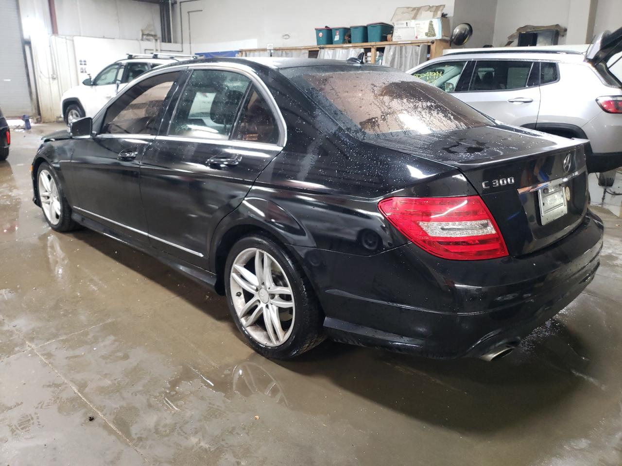 2012 Mercedes-Benz C-klasse VIN WDDGF8BB3CR208261 Copart auction photo, front end damage thumbnail 2