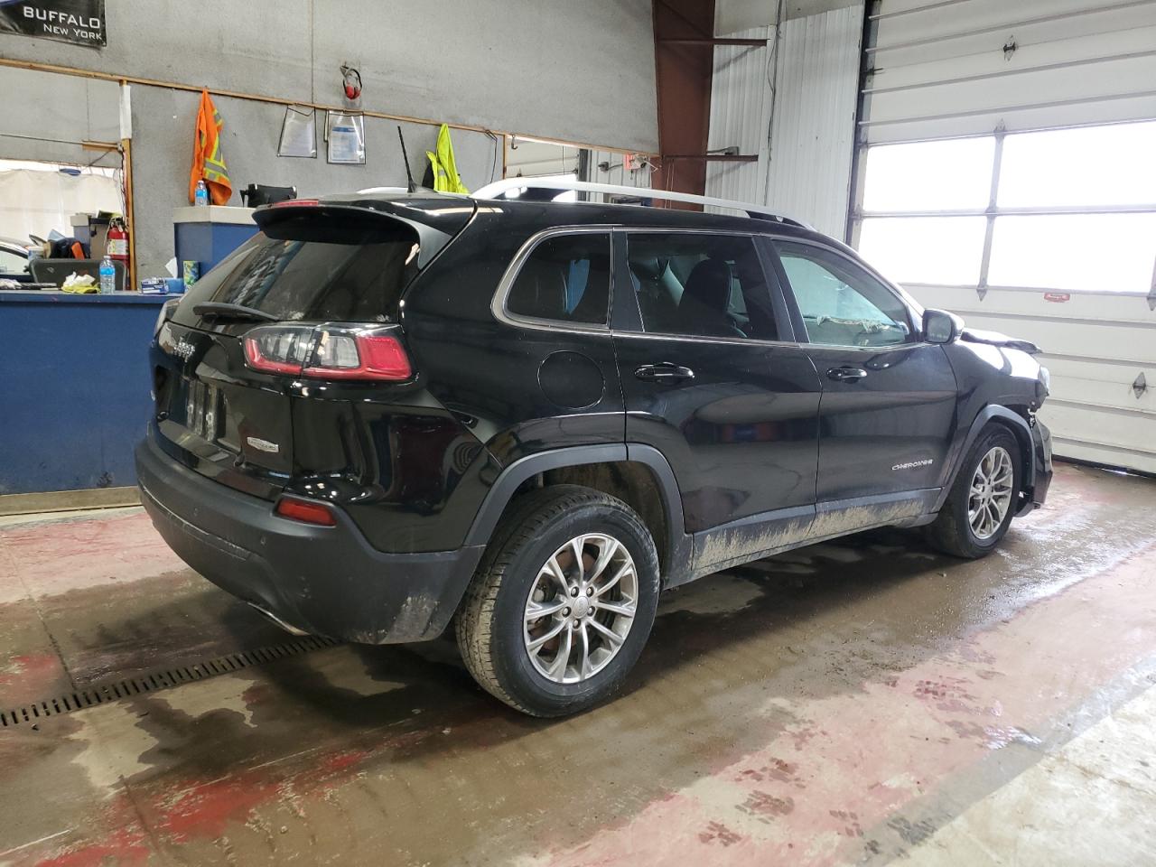 2021 Jeep Grand Cherokee VIN 1C4PJMMX3MD203103 Copart auction photo, front end damage thumbnail 3
