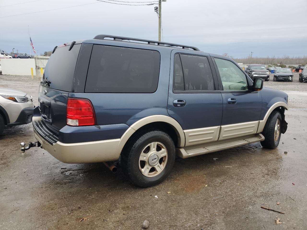 2006 Ford Expedition VIN 1FMFU175X6LA73949 Copart auction photo, front end damage thumbnail 3