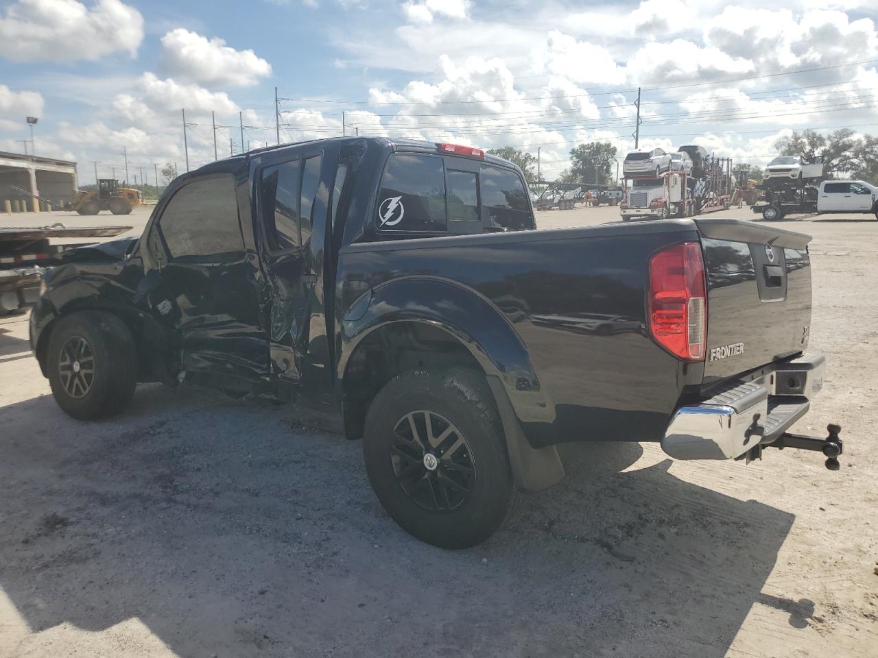 2019 Nissan Navara (Frontier) VIN 1N6DD0ERXKN870287 Copart auction photo, side / front end damage thumbnail 2