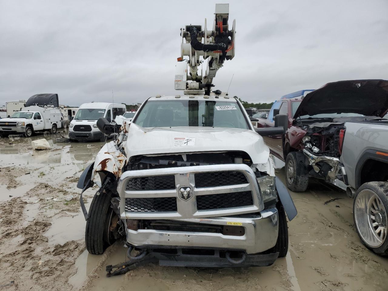 2018 RAM 5500 VIN 3C7WRNBL8JG428712 Copart auction photo, front end damage thumbnail 5