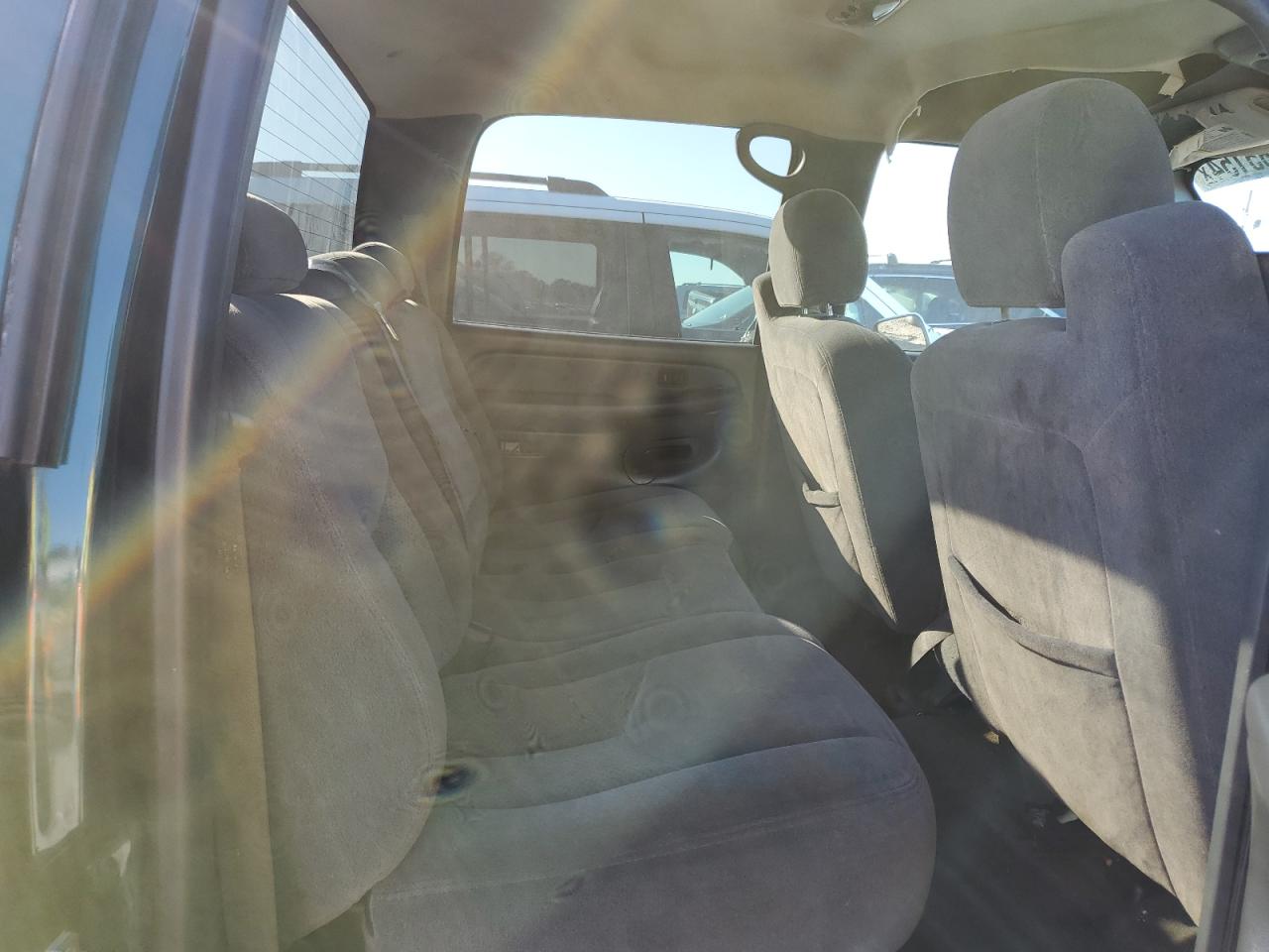 2006 Chevrolet Silverado VIN 2GCEK13T061225625 Copart auction photo, all over damage thumbnail 11