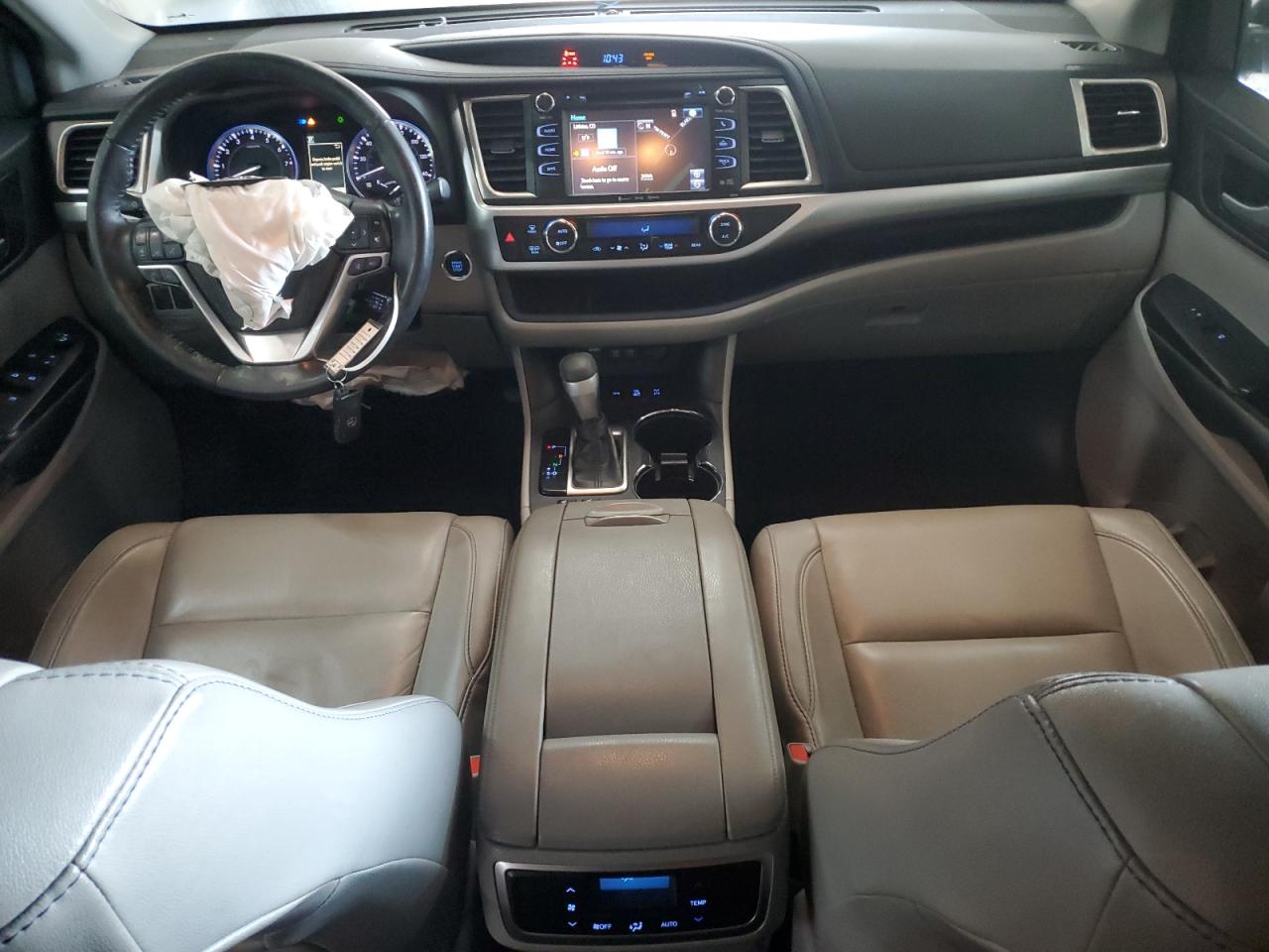 2018 Toyota Highlander VIN 5TDJZRFH1JS552018 Copart auction photo, front end damage thumbnail 8