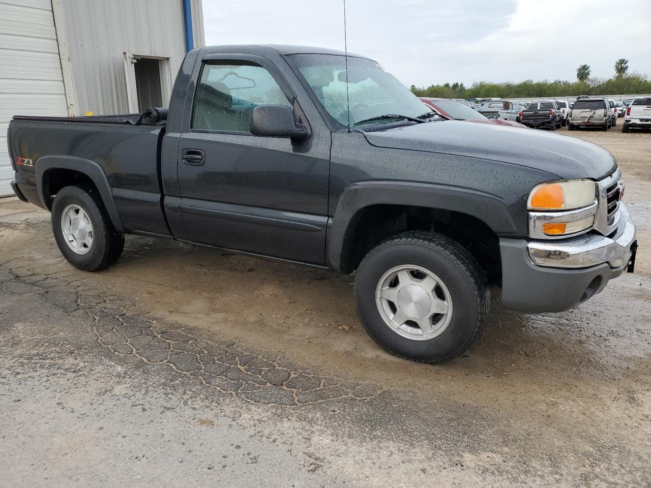 2004 GMC Sierra VIN 1GTEK14V44Z123913 Copart auction photo, normal wear / minor dent/scratches damage thumbnail 4