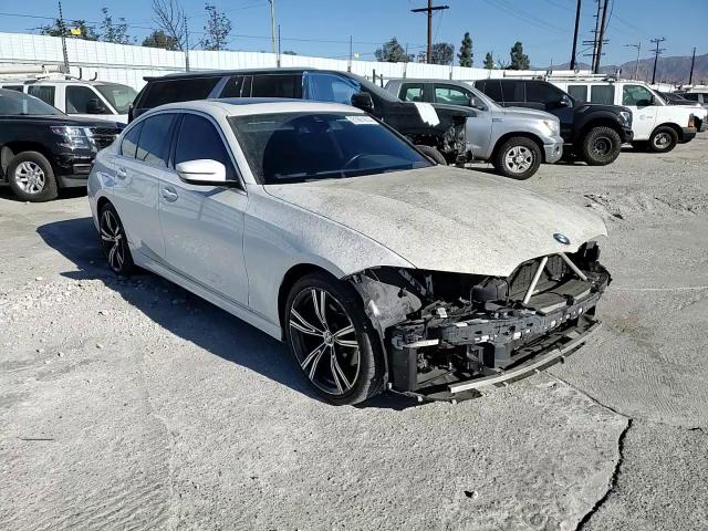 2019 BMW 3er VIN WBA5R1C58KAK12728 Copart auction photo, front end / side damage thumbnail 10