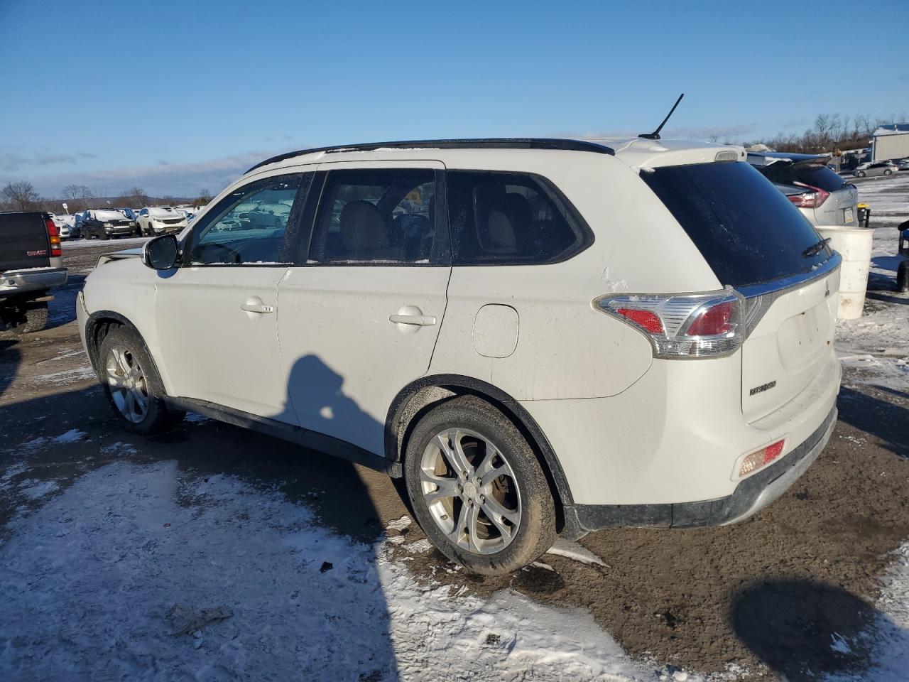 2015 Mitsubishi Outlander VIN JA4AZ3A32FZ005736 Copart auction photo, front end / undercarriage damage thumbnail 2