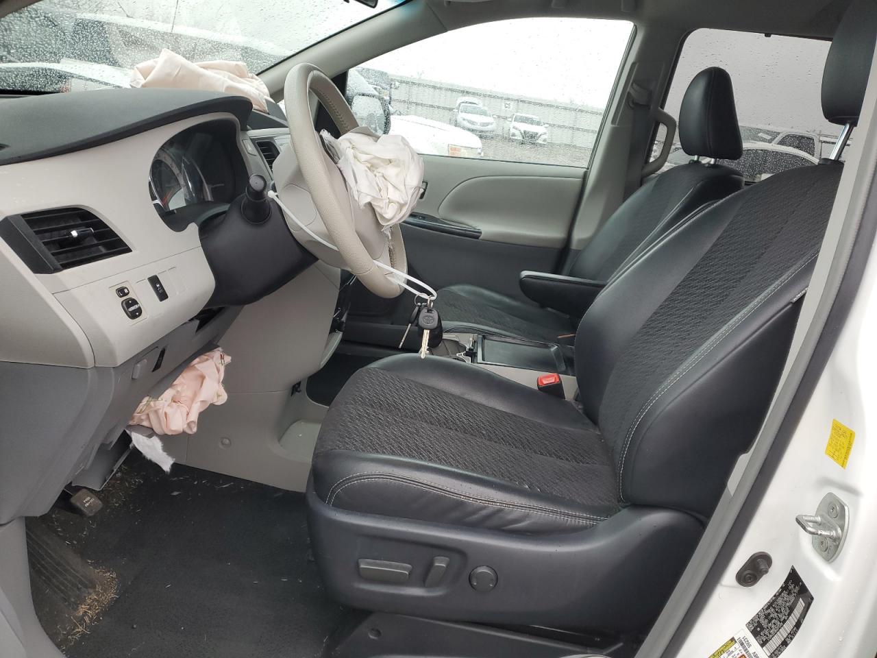 2011 Toyota Sienna VIN 5TDXK3DC9BS075469 Copart auction photo, front end damage thumbnail 7