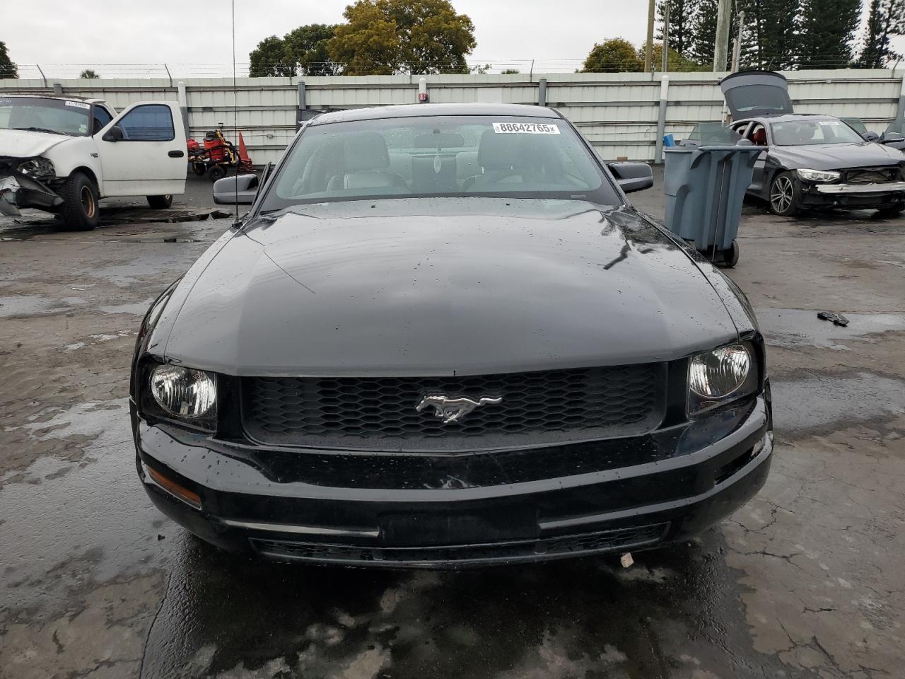 2005 Ford Mustang VIN 1ZVFT80N455187259 Copart auction photo, side / front end damage thumbnail 5