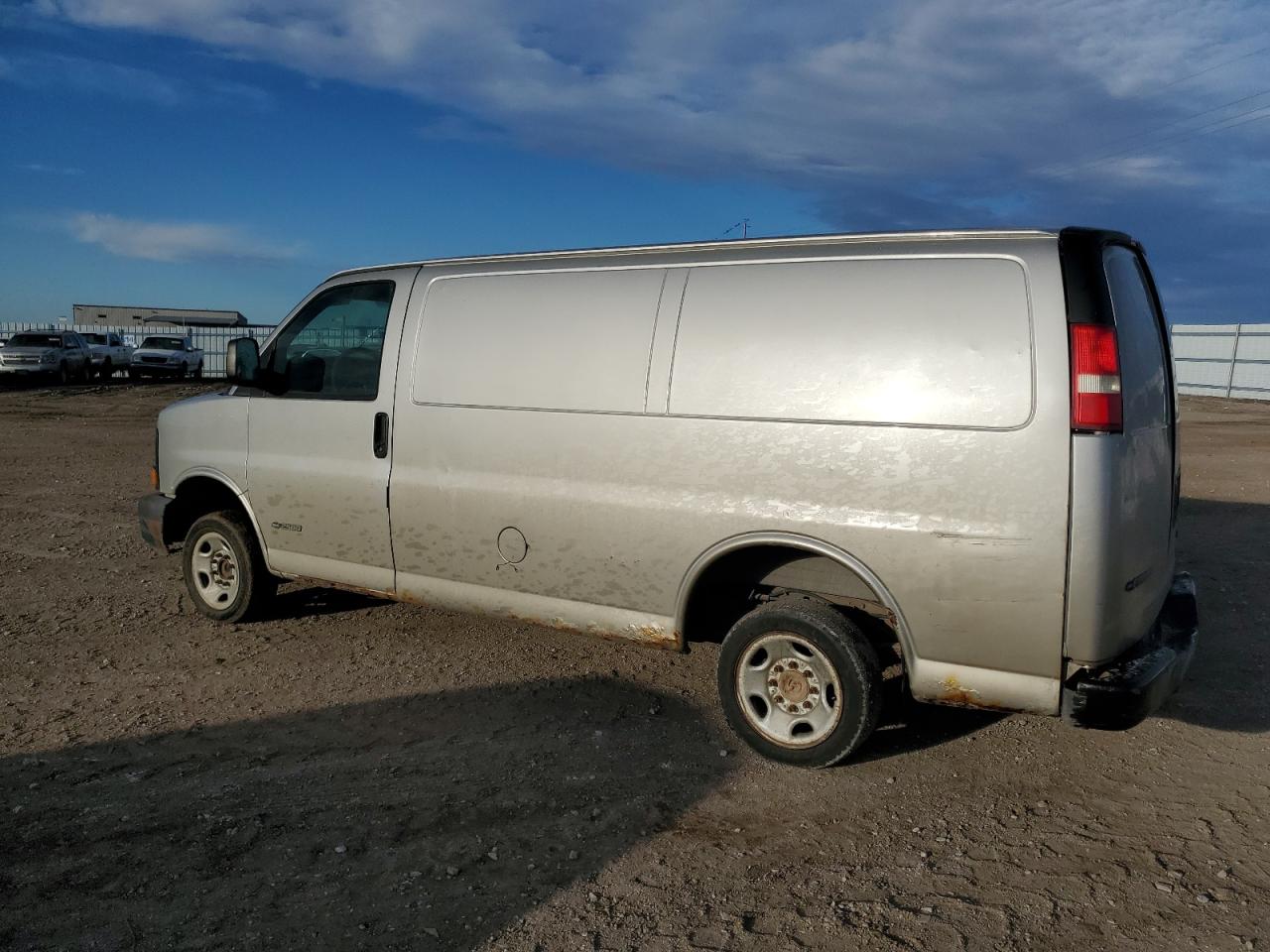 2005 Chevrolet Express VIN 1GCGG25V151211459 Copart auction photo, all over damage thumbnail 2