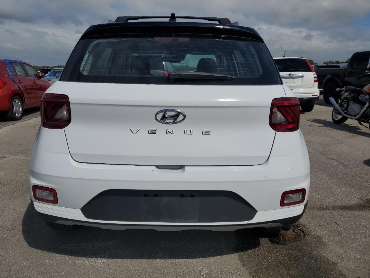 2022 Hyundai Venue VIN KMHRC8A35NU140255 Copart auction photo, water/flood damage thumbnail 6