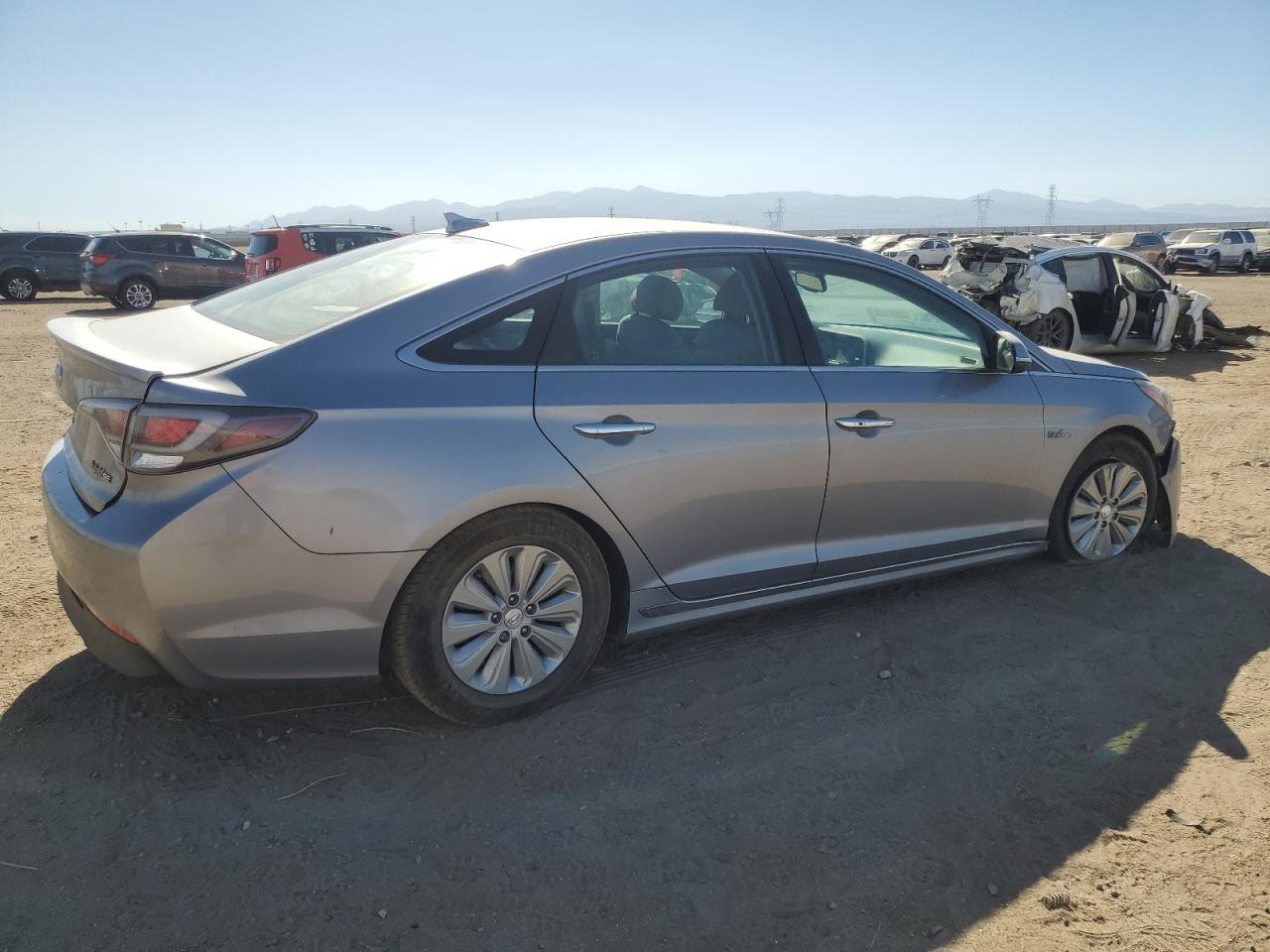 2016 Hyundai Sonata VIN KMHE24L1XGA018629 Copart auction photo, front end / side damage thumbnail 3