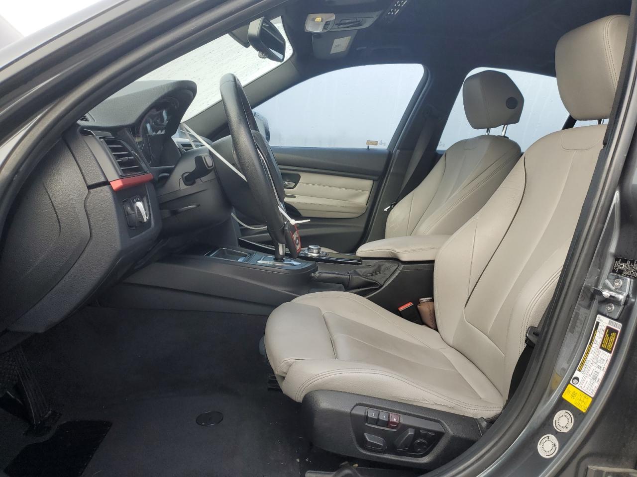 2012 BMW 3er VIN WBA3A5G51CNP16774 Copart auction photo, minor dent/scratches damage thumbnail 7