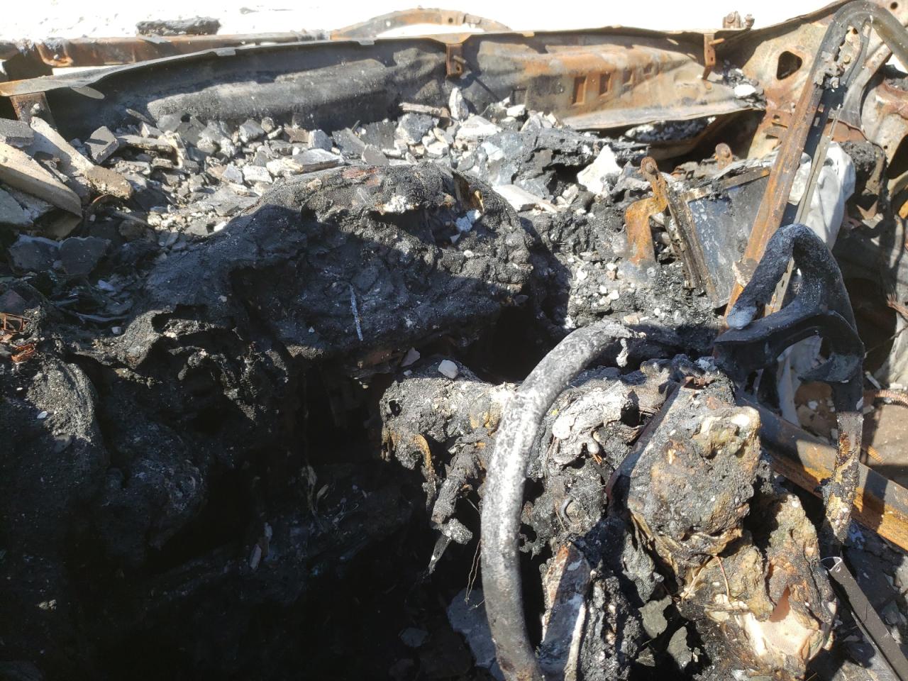 2019 Subaru Forester VIN JF2SKAUCXKH413921 Copart auction photo, burn damage thumbnail 8