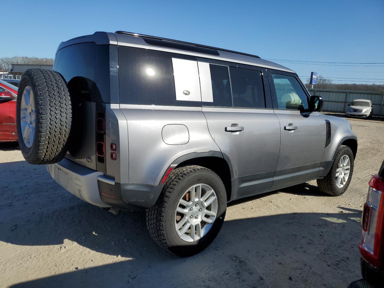 2020 Land Rover Defender VIN SALEJ7EX5L2020098 Copart auction photo, front end / minor dent/scratches damage thumbnail 3