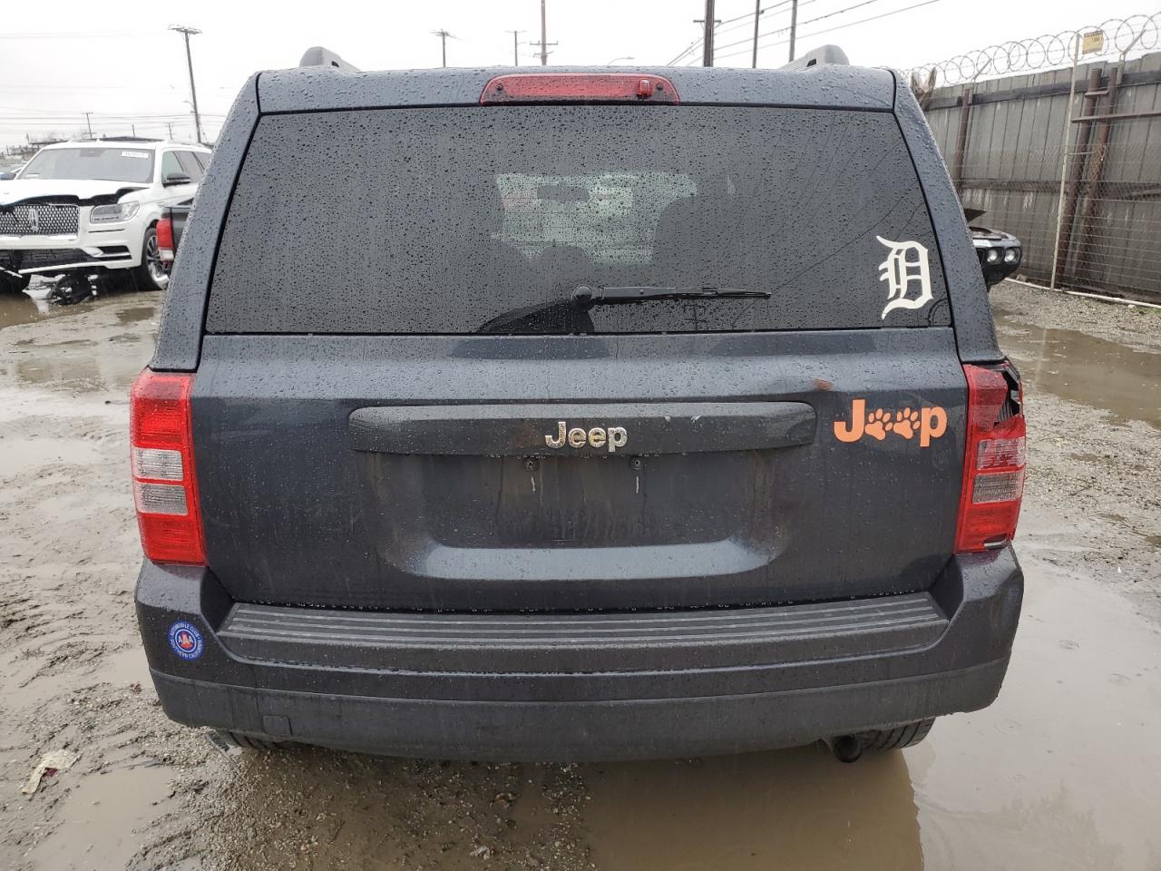 2014 Jeep Liberty (Patriot) VIN 1C4NJPBA9ED777407 Copart auction photo, minor dent/scratches damage thumbnail 6