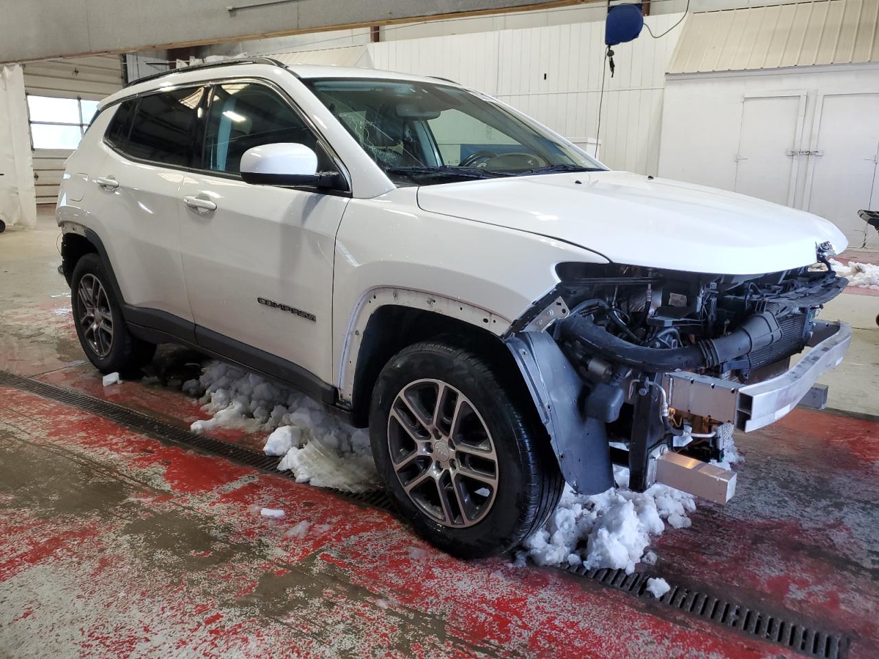 2020 Jeep Compass VIN 3C4NJDBB5LT132333 Copart auction photo, rear end / front end damage thumbnail 4