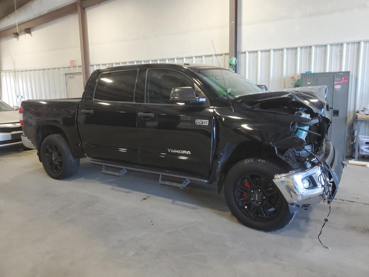 2019 Toyota Tundra VIN 5TFDW5F19KX819158 Copart auction photo, front end damage thumbnail 4