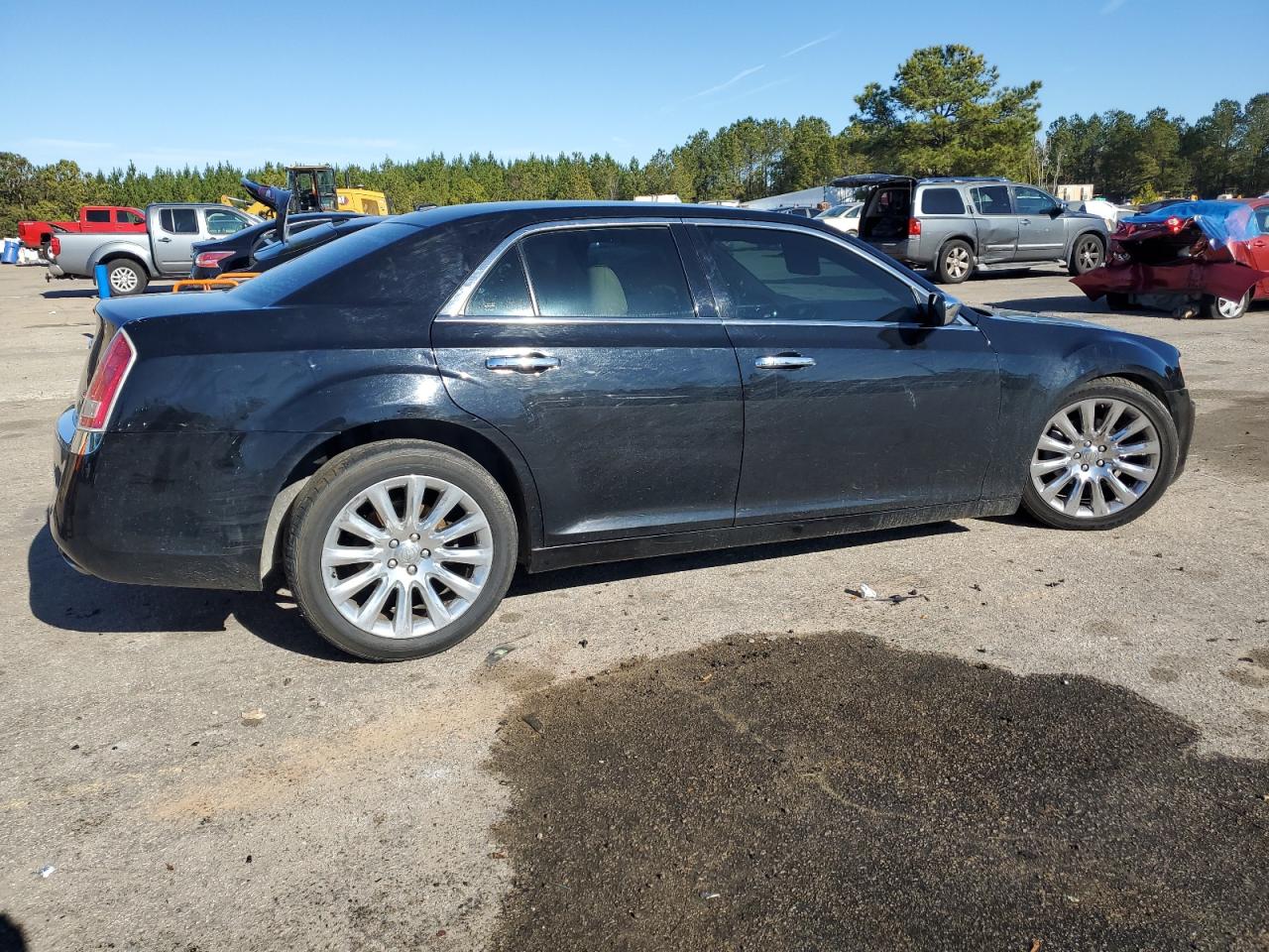 2014 Chrysler 300 VIN 2C3CCAAG4EH327661 Copart auction photo, front end / side damage thumbnail 3