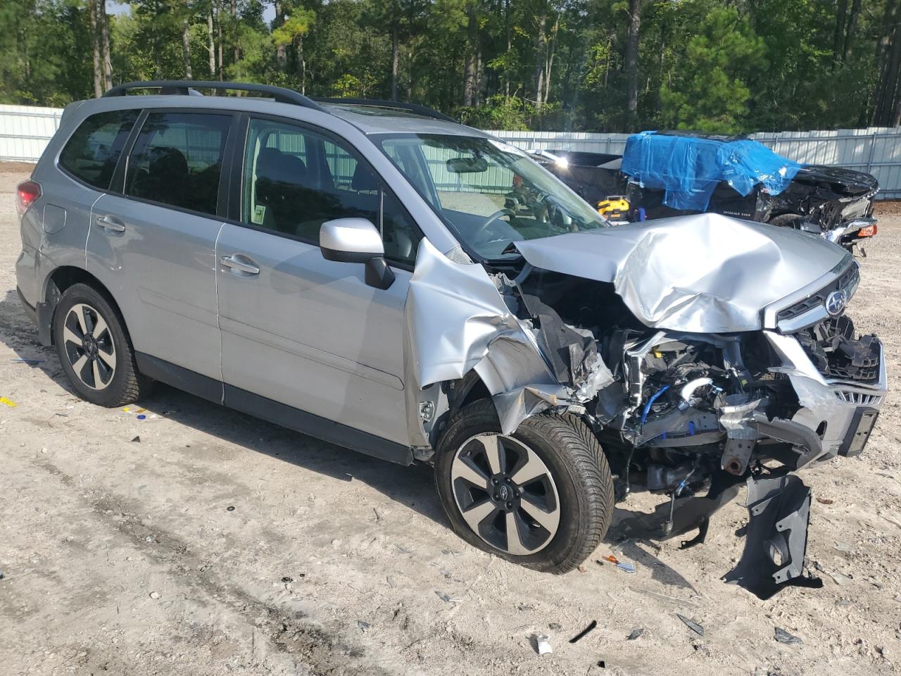 2018 Subaru Forester VIN JF2SJAEC1JH493755 Copart auction photo, front end damage thumbnail 4