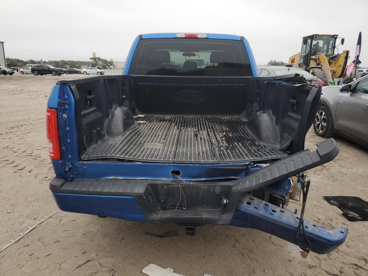2016 Ford F-150 VIN 1FTEX1CP0GKF41032 Copart auction photo, rear end / minor dent/scratches damage thumbnail 6