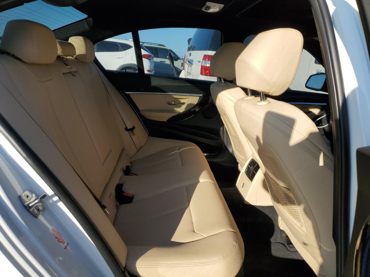 2018 BMW 3er VIN WBA8B9G53JNU58328 Copart auction photo, burn - engine / minor dent/scratches damage thumbnail 10