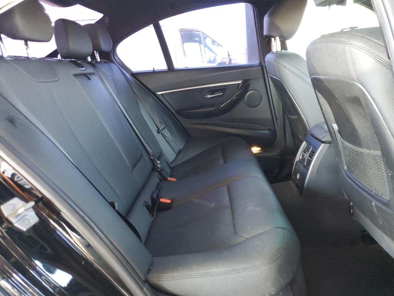 2018 BMW 3er VIN WBA8B9G54JNU96568 Copart auction photo, rear end damage thumbnail 10