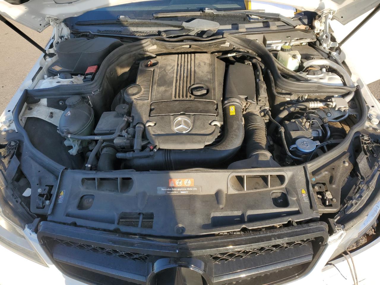 2014 Mercedes-Benz C-klasse VIN WDDGJ4HB1EG271744 Copart auction photo, front end / minor dent/scratches damage thumbnail 11