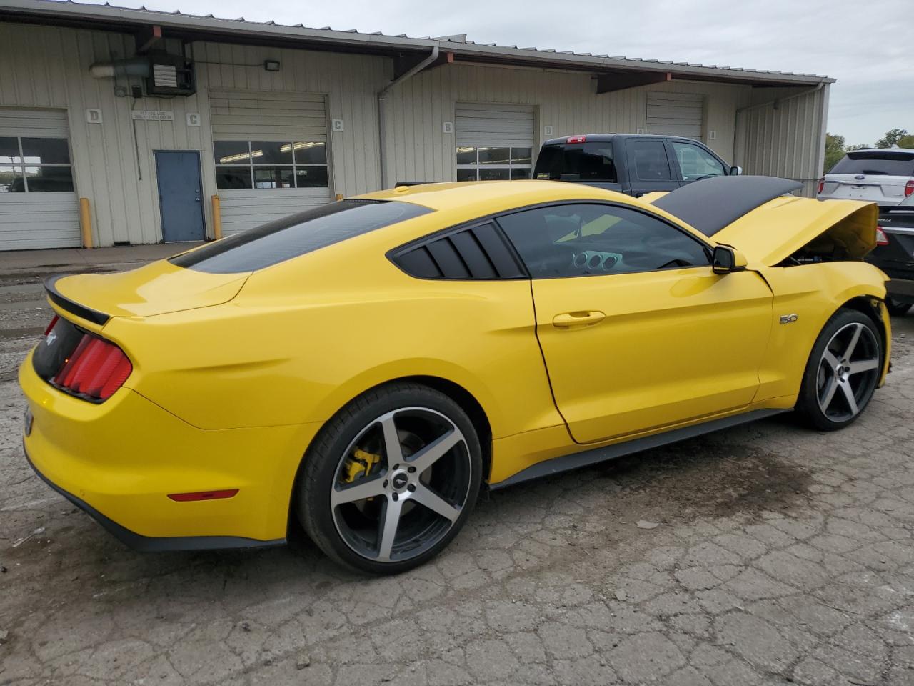 2015 Ford Mustang VIN 1FA6P8CFXF5427711 Copart auction photo, front end damage thumbnail 3