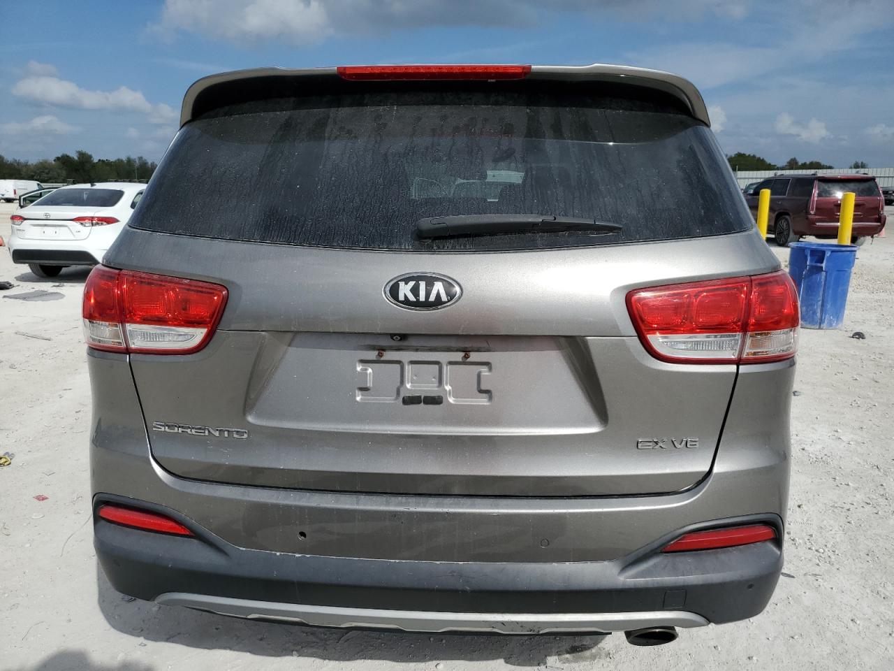 2016 KIA Sorento VIN 5XYPH4A53GG072467 Copart auction photo, front end damage thumbnail 6