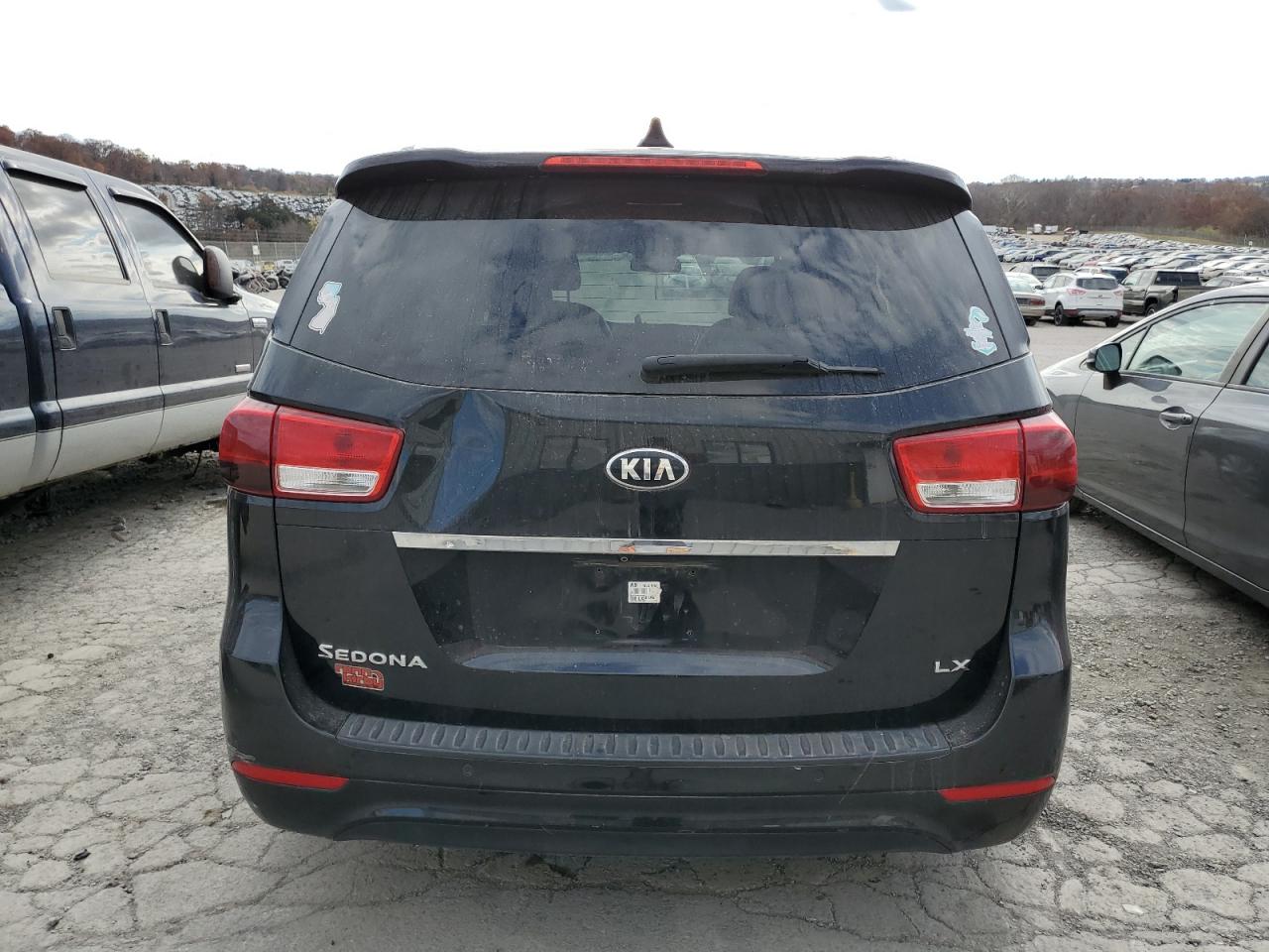 2017 KIA Sedona VIN KNDMB5C11H6265998 Copart auction photo, front end / side damage thumbnail 6