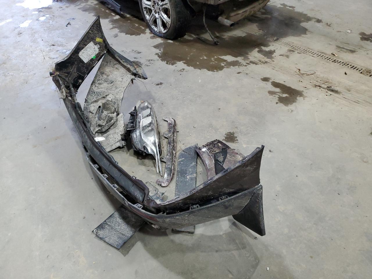 2016 Cadillac SRX VIN 3GYFNCE31GS571798 Copart auction photo, all over damage thumbnail 15