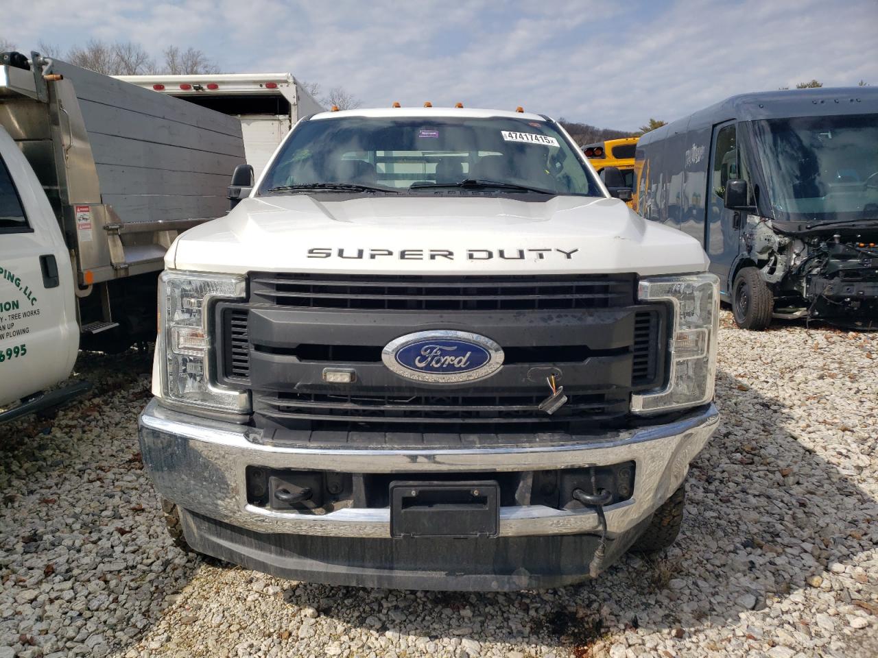 2017 Ford F350 VIN 1FT8X3B63HEB87766 Copart auction photo, undercarriage / side damage thumbnail 5