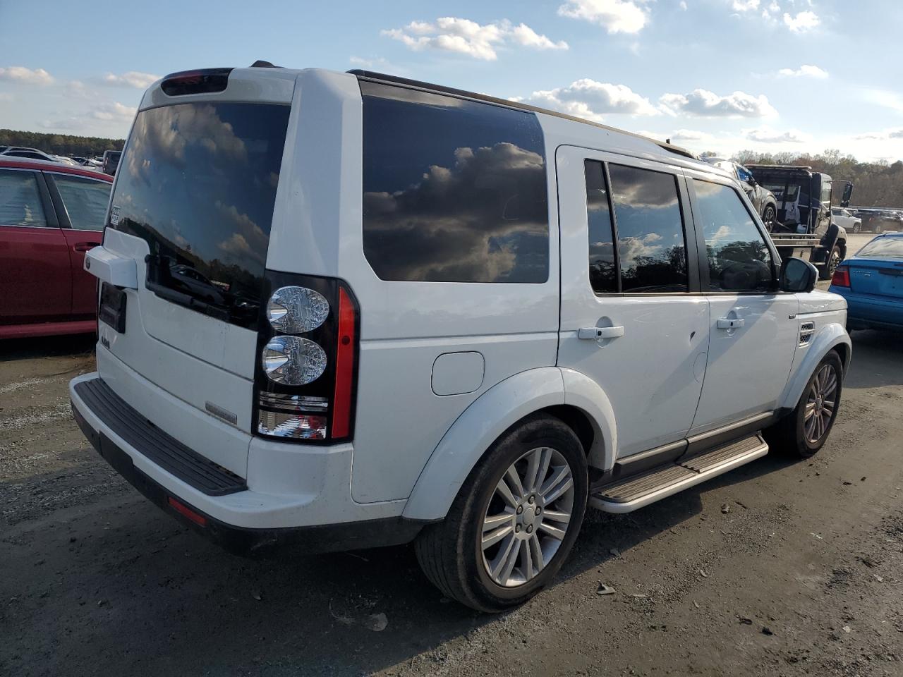 2015 Land Rover LR4 VIN SALAK2V62FA758263 Copart auction photo, water/flood damage thumbnail 3