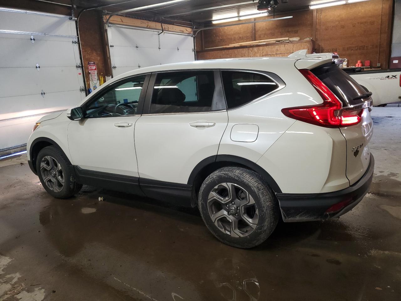 2017 Honda CR-V VIN 2HKRW2H86HH666998 Copart auction photo, side / rear end damage thumbnail 2