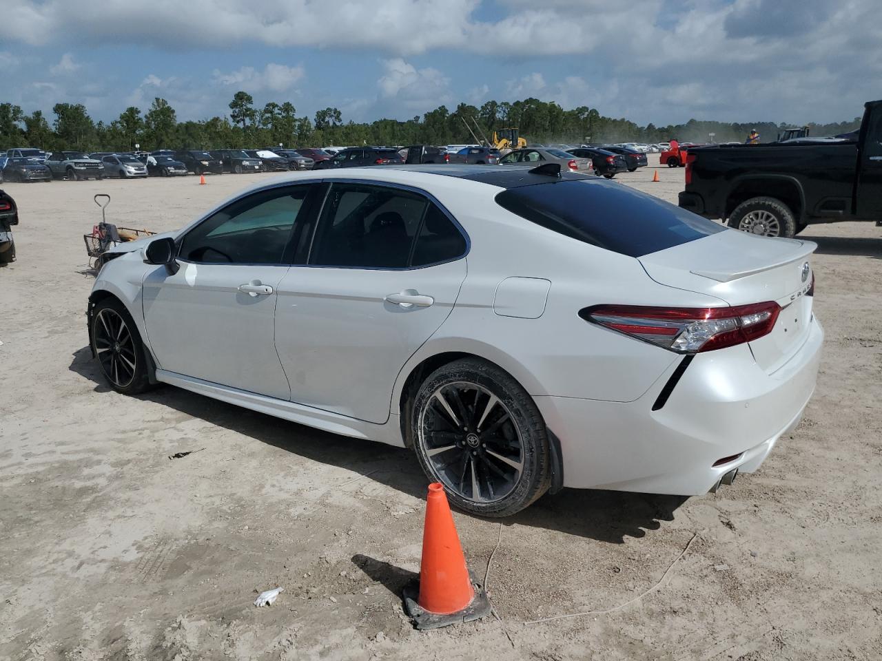 2019 Toyota Camry VIN 4T1B61HK1KU707568 Copart auction photo, front end damage thumbnail 2
