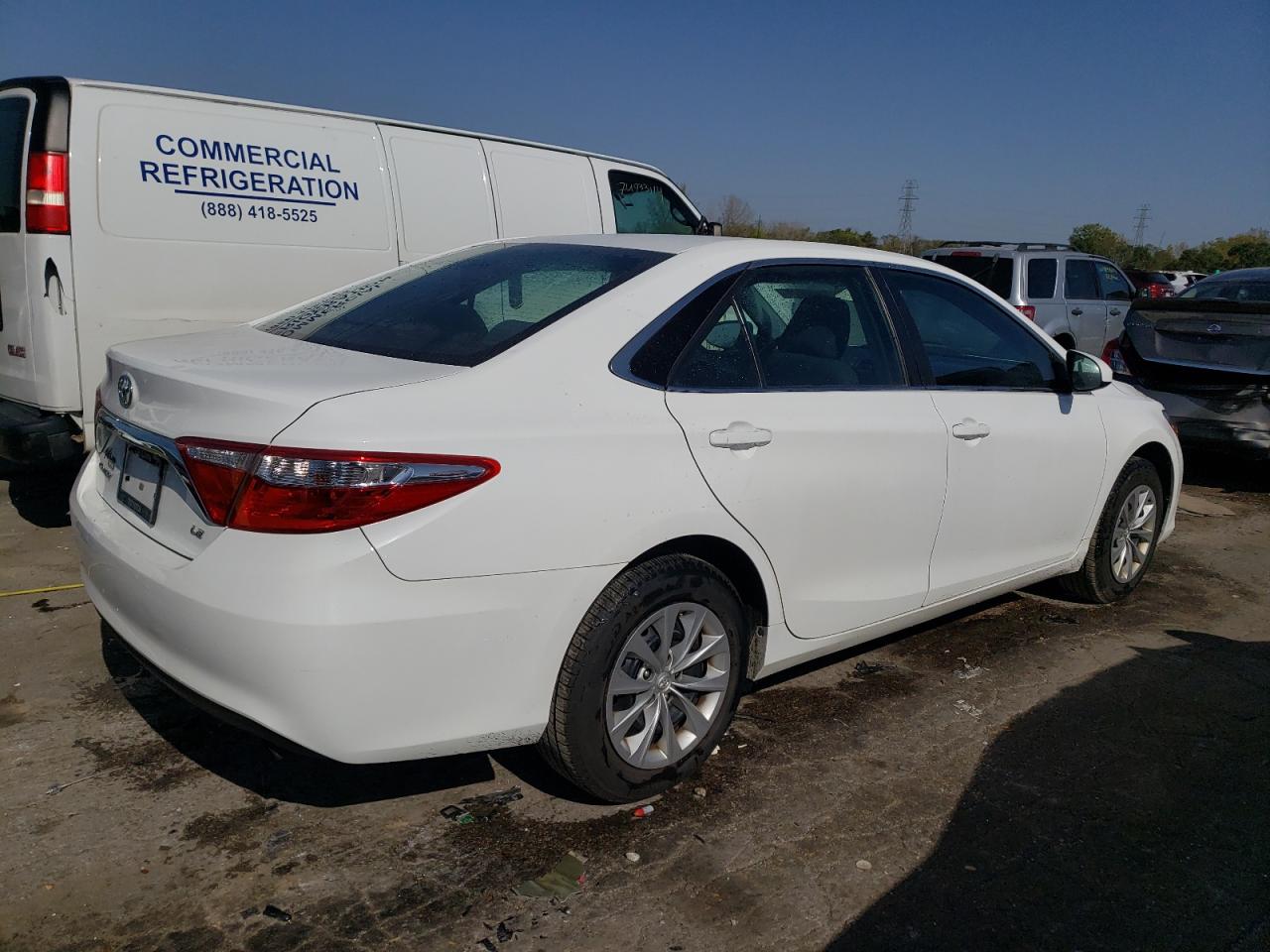 2016 Toyota Camry VIN 4T4BF1FKXGR527117 Copart auction photo, hail damage thumbnail 3