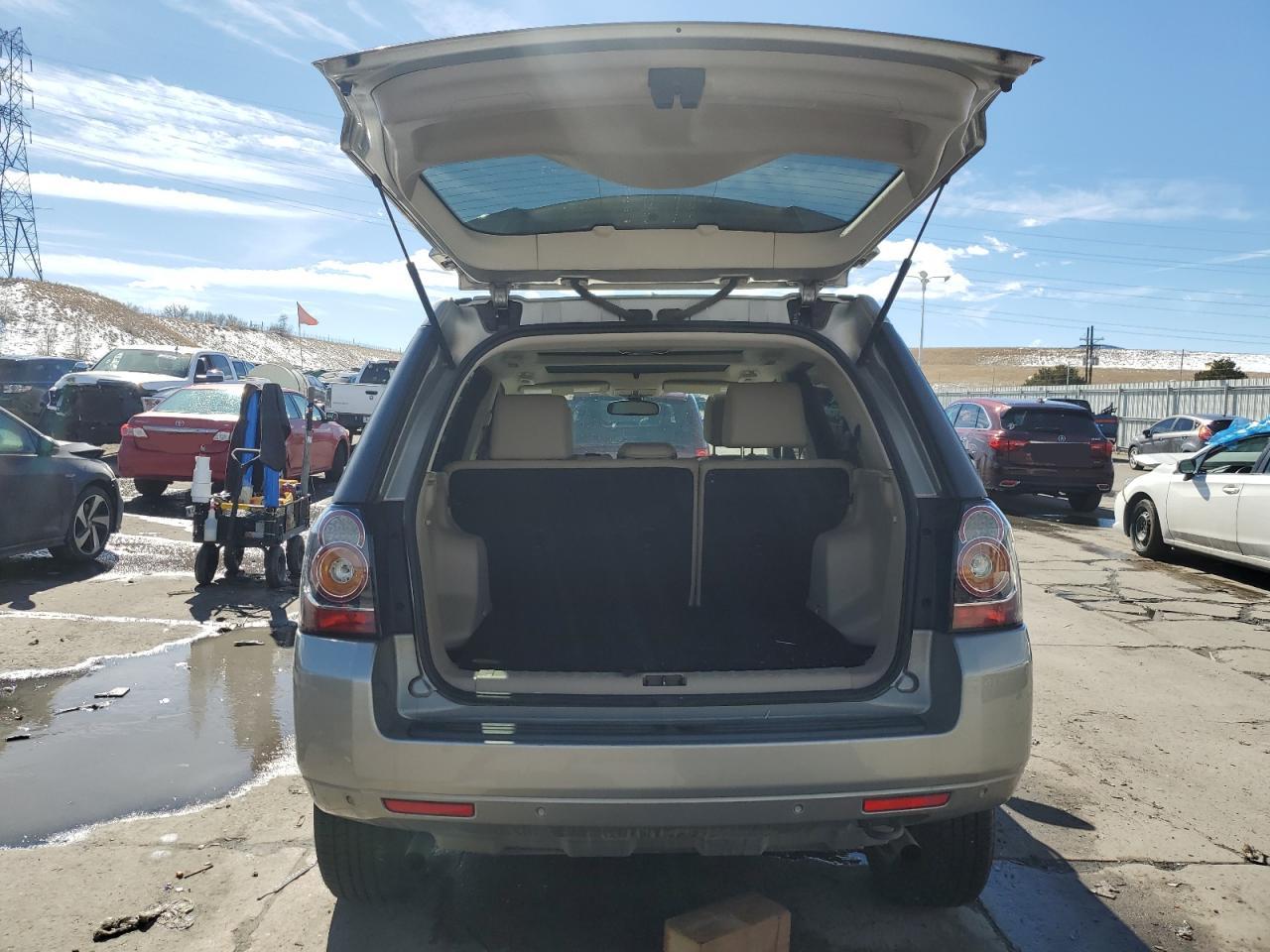 2013 Land Rover LR2 VIN SALFR2BG5DH361486 Copart auction photo, front end damage thumbnail 6