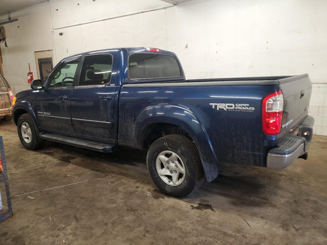 2004 Toyota Tundra VIN 5TBDT44114S466227 Copart auction photo, front end / rear end damage thumbnail 2