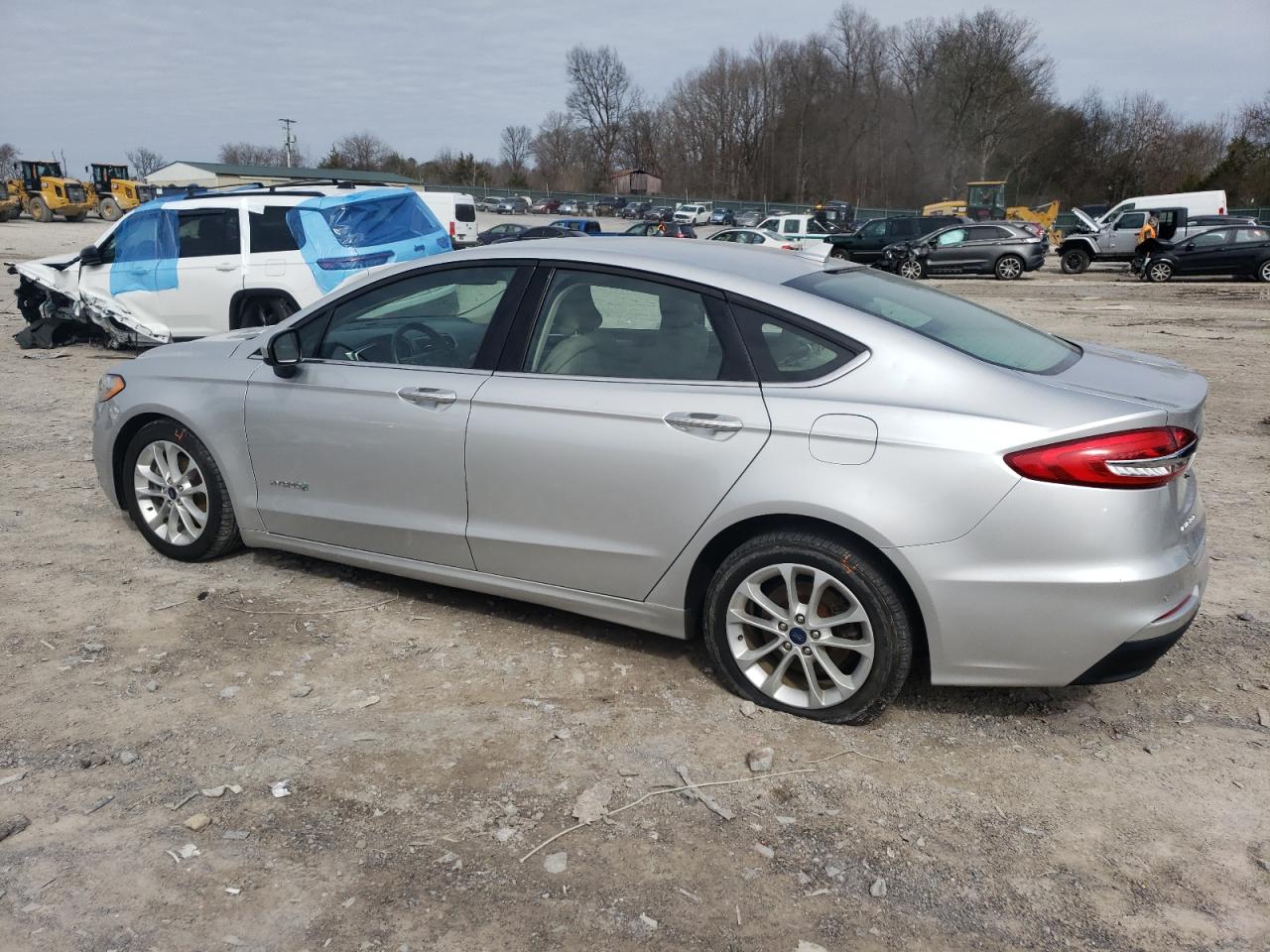 2019 Ford Fusion VIN 3FA6P0LU6KR210566 Copart auction photo, hail damage thumbnail 2