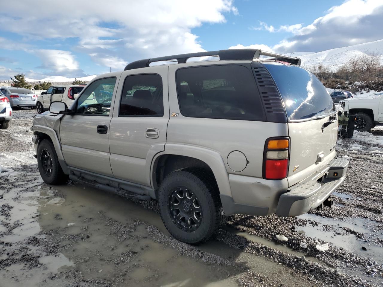 2004 Chevrolet Tahoe VIN 1GNEK13T44R138418 Copart auction photo, front end damage thumbnail 2