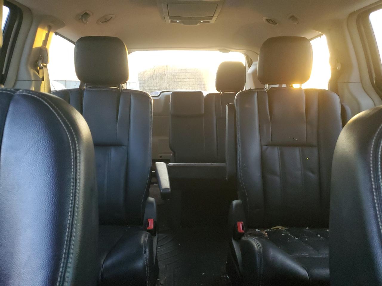 2013 Chrysler Town & Country VIN 2C4RC1CG1DR777618 Copart auction photo, minor dent/scratches damage thumbnail 11