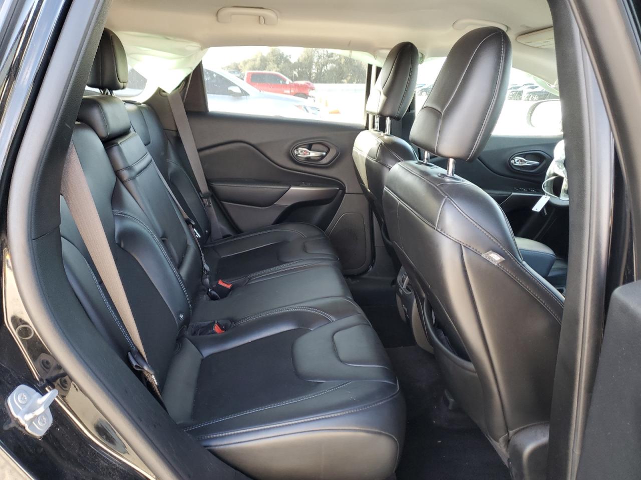 2019 Jeep Grand Cherokee VIN 1C4PJLLB0KD111637 Copart auction photo, front end damage thumbnail 11