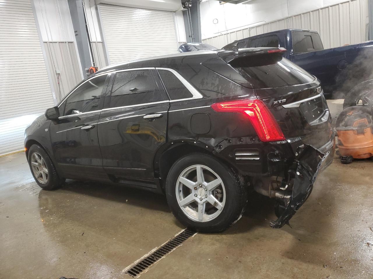2017 Cadillac XT5 VIN 1GYKNDRS3HZ100679 Copart auction photo, side damage thumbnail 2