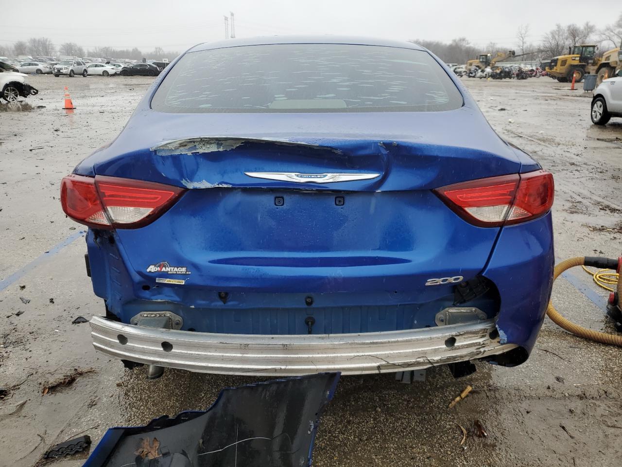 2015 Chrysler 200 VIN 1C3CCCAB6FN586726 Copart auction photo, rear end / minor dent/scratches damage thumbnail 6