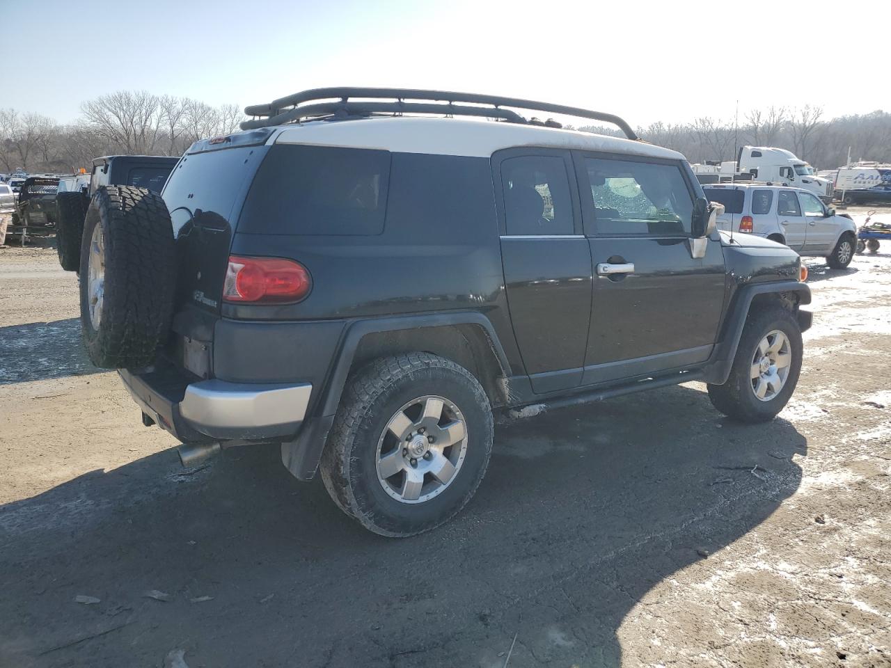 2007 Toyota FJ Cruiser VIN JTEBU11F670082666 Copart auction photo, burn / front end damage thumbnail 3