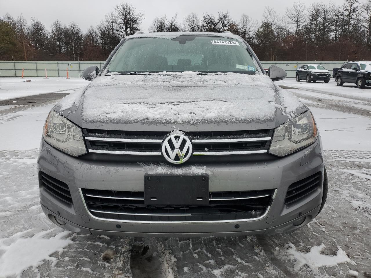 2014 Volkswagen Touareg VIN WVGEF9BPXED007813 Copart auction photo, front end / minor dent/scratches damage thumbnail 5